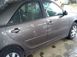 2003 TOYOTA CAMRY, GRAY, LE MODEL, 2.4L, AT    Z26359